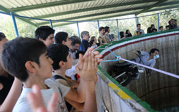 رانندگی بر روی دیوار مرگ