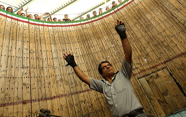 رانندگی بر روی دیوار مرگ