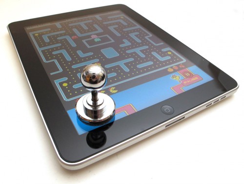 thinkgeek-ipad-joystick-25-500x376