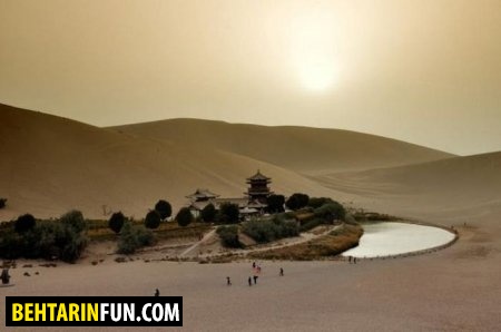 دریاچه ای در دل کویر دریاچه ای در دل کویر