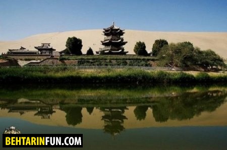 دریاچه ای در دل کویر دریاچه ای در دل کویر