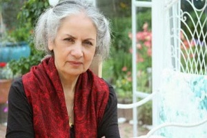 خبر تصویری: زن بی حجاب بنی صدر در مقابل هاشمی رفسنجانی! 2212121 زن بی حجاب بنی صدر در مقابل هاشمی رفسنجانی! /عکس