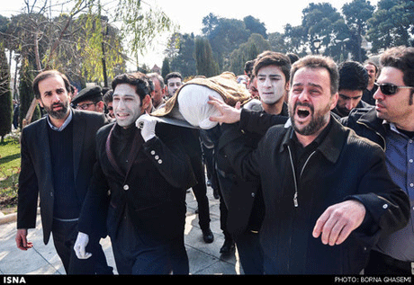 تشیع جنازه متفاوت و زیبای هنرمند ارزشمند کشور تشیع جنازه متفاوت و زیبای هنرمند ارزشمند کشور +تصاویر