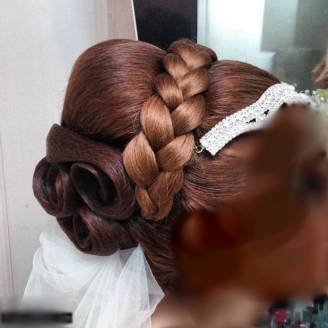 نمونه ای از شنیون های مو مجلسی