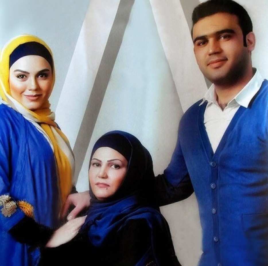 بازیگران و چهره های مشهور در کنار پدر و مادرهایشان 