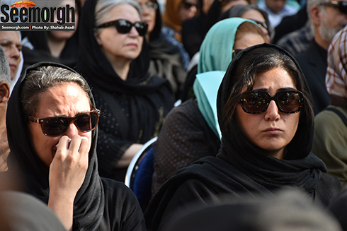 باران کوثری در تشییع پیکر عباس کیارستمی
