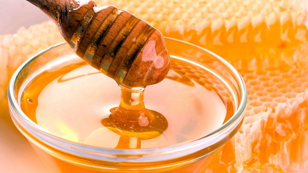 طرز تهیه ماسک موی عسل و روغن زیتون برای زیبایی موها