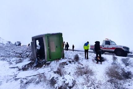 ۲۲ مصدوم در تصادف اتوبوس با کمپرسی در آزادراه زنجان تبریز