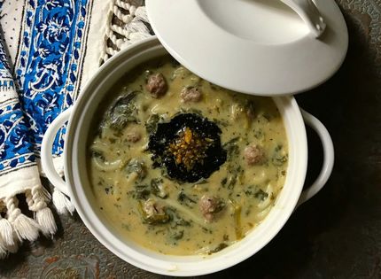 طرز تهیه آش خرفه خوشمزه به سبک سنتی، &laquo;مناسب فصل بهار!&raquo;