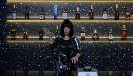 نخستین فروشگاه رباتهای انساننما در چین افتتاح شد