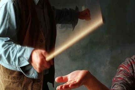 برکناری معاون یک مدرسه در بوکان بدلیل تنبیه دانش آموز