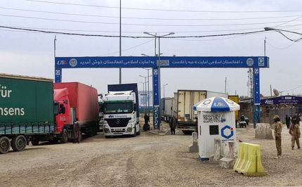 توقف عبور و مرور کامیونها از مرز دوغارون بدلیل قطع اینترنت د افغانستان