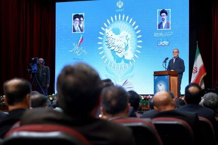 رئیس جمهور: با وجود تلاش دشمن برای ایجاد اختلال در روند خدمترسانی کشور، آموزشوپرورش باقدرت در میدان حضور دارد