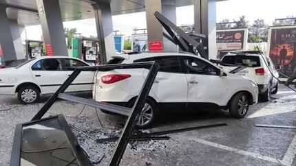 انفجار در یک جایگاه سوخت در محله حصار سرخ مشهد انفجار در یک جایگاه سوخت در محله حصار سرخ مشهد