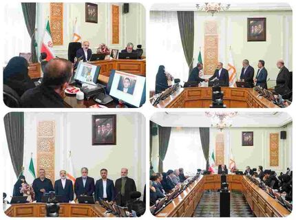 تجلیل مدیرعامل بانک مسکن از خانواده شهید علی حیدرزاده/ خورسندیان: توسعه فرهنگی با بهره گیری از الگوهای ایثار و فداکاری امکان پذیرمی شود