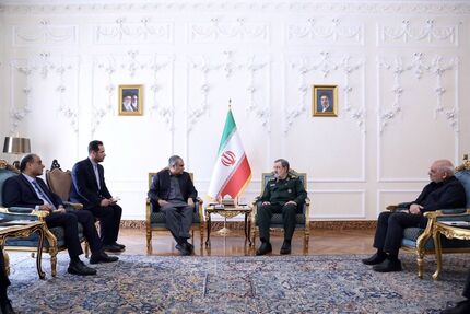 وزیر کشور پاکستان: روابط تهران و اسلام آباد باید گسترش یابد وزیر کشور پاکستان: روابط تهران و اسلام آباد باید گسترش یابد