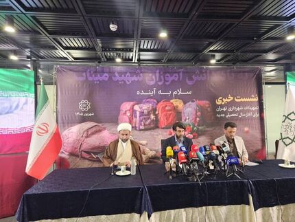 ورود ۳۱ اتوبوس دوکابین به کشور به رغم محاصره ادعایی آمریکایی ورود ۳۱ اتوبوس دوکابین به کشور به رغم محاصره ادعایی آمریکایی